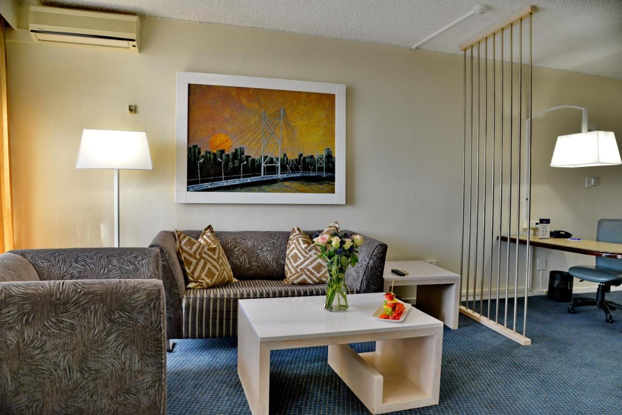 The Parktonian All Suite Hotel 요하네스버그 외부 사진