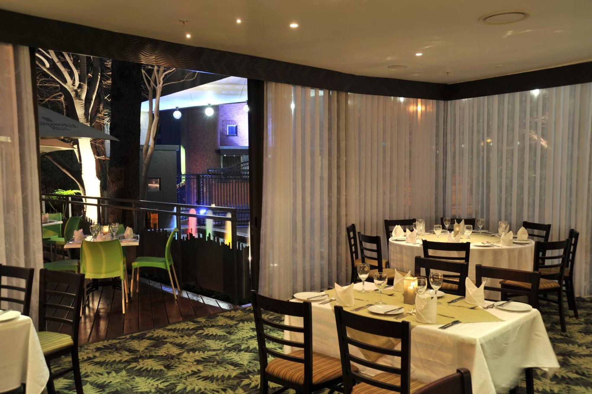 The Parktonian All Suite Hotel 요하네스버그 외부 사진